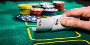 Các thuật ngữ quan trọng liên quan đến thứ tự ăn Poker